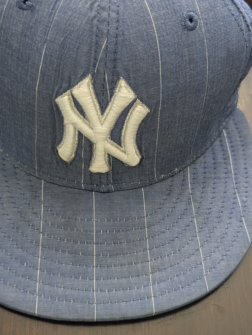 New York Yankees Denim Pinstripe Baseball Cap - Blue & White